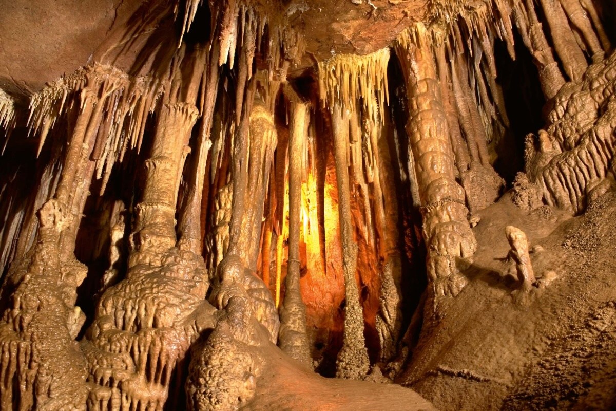 Fototapeta MS-5-1751 Tmavý interiér jaskyne 375 x 250 cm