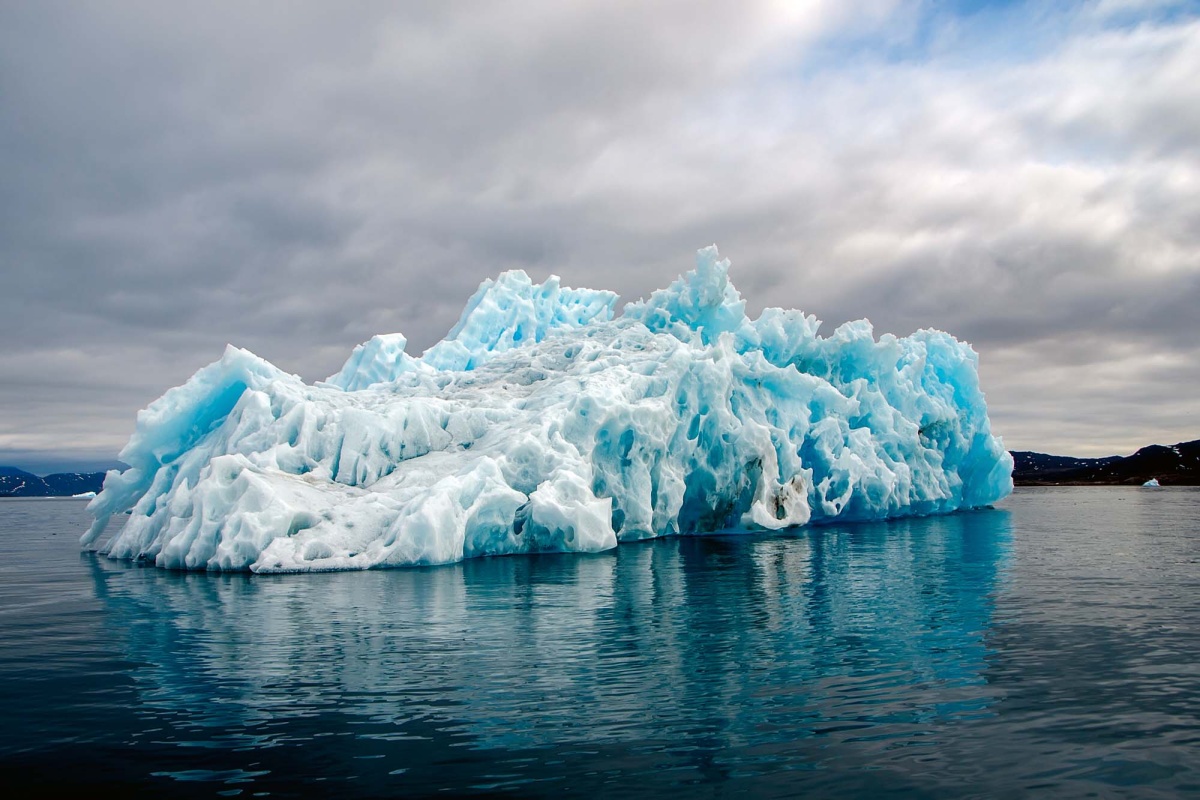 Fototapeta MS-5-3086 Modrastý ľadovec 375 x 250 cm
