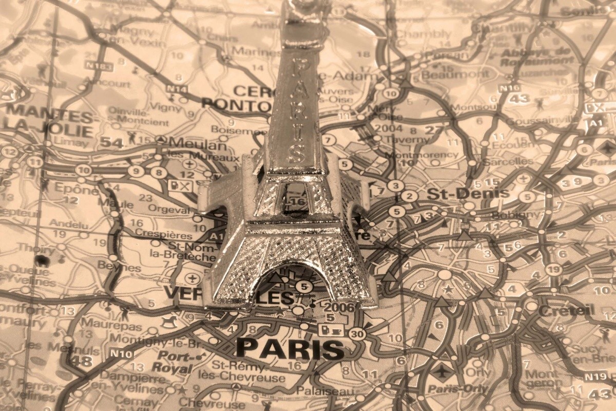 Fototapeta MS-5-1545 Retro Eiffelova veža na mape 375 x 250 cm