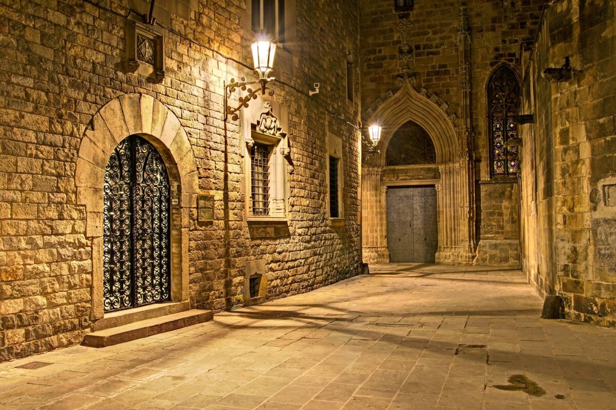 Fototapeta MS-5-0721 Gotická štvrť v Barcelone 375 x 250 cm