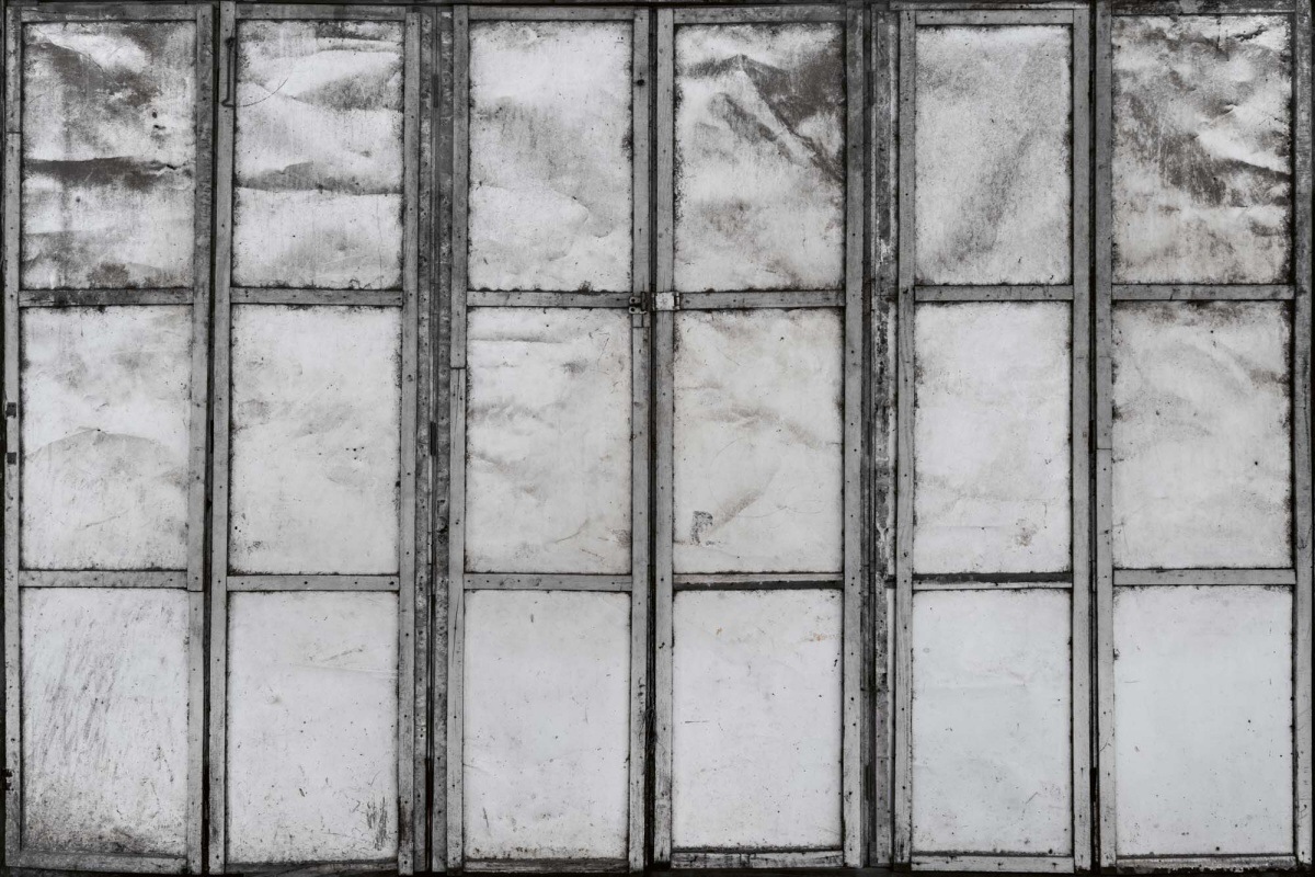 Fototapeta MS-5-0828 Plechovo-drevené dvere 375 x 250 cm