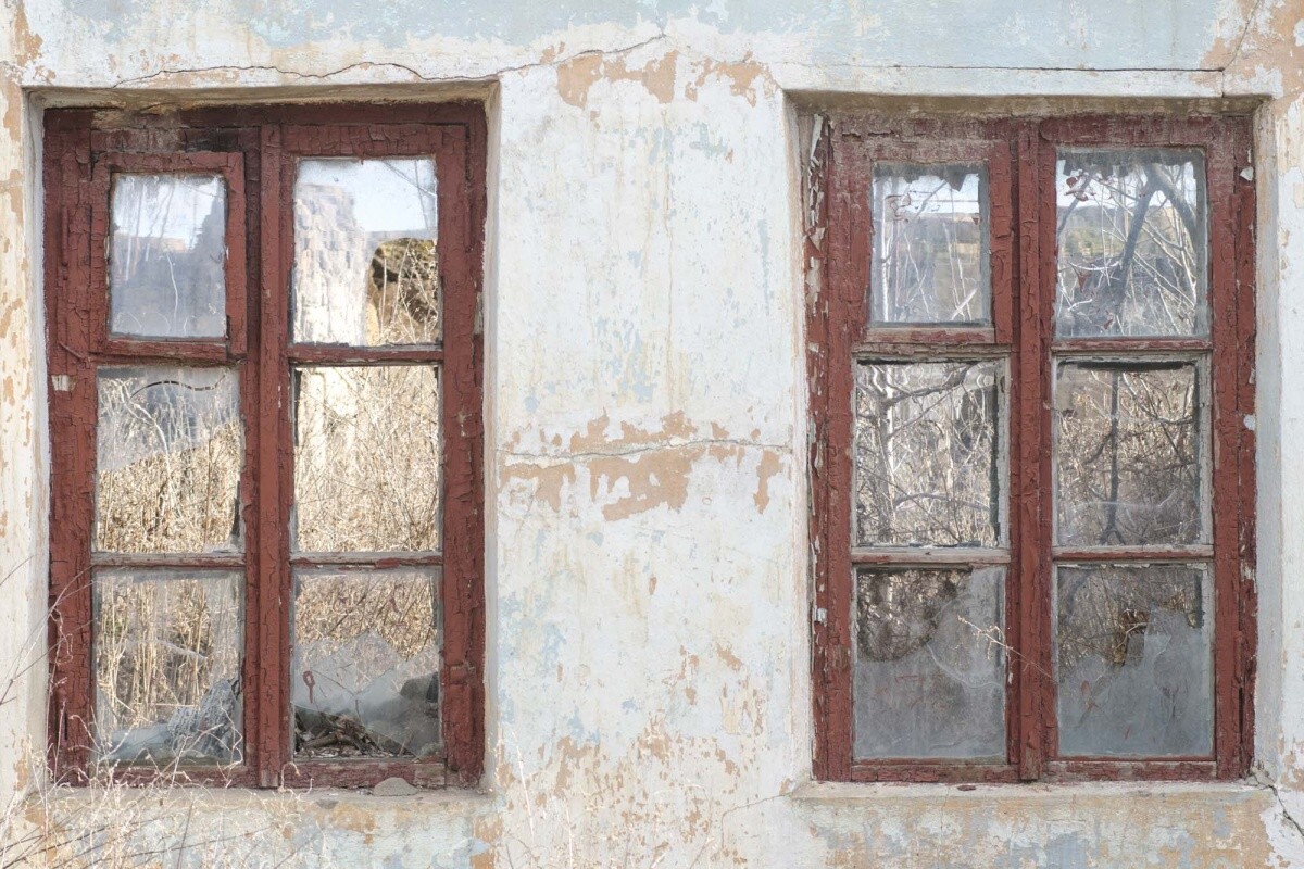 Fototapeta MS-5-0829 Staré okná 375 x 250 cm