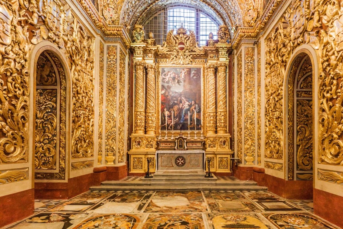 Fototapeta MS-5-0904 Interiér katedrály 375 x 250 cm