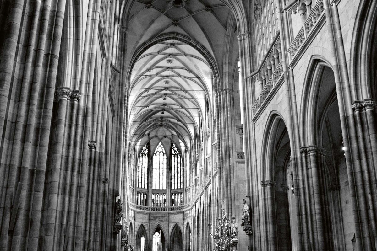 Fototapeta MS-5-0932 Interiéry katedrály 4 375 x 250 cm