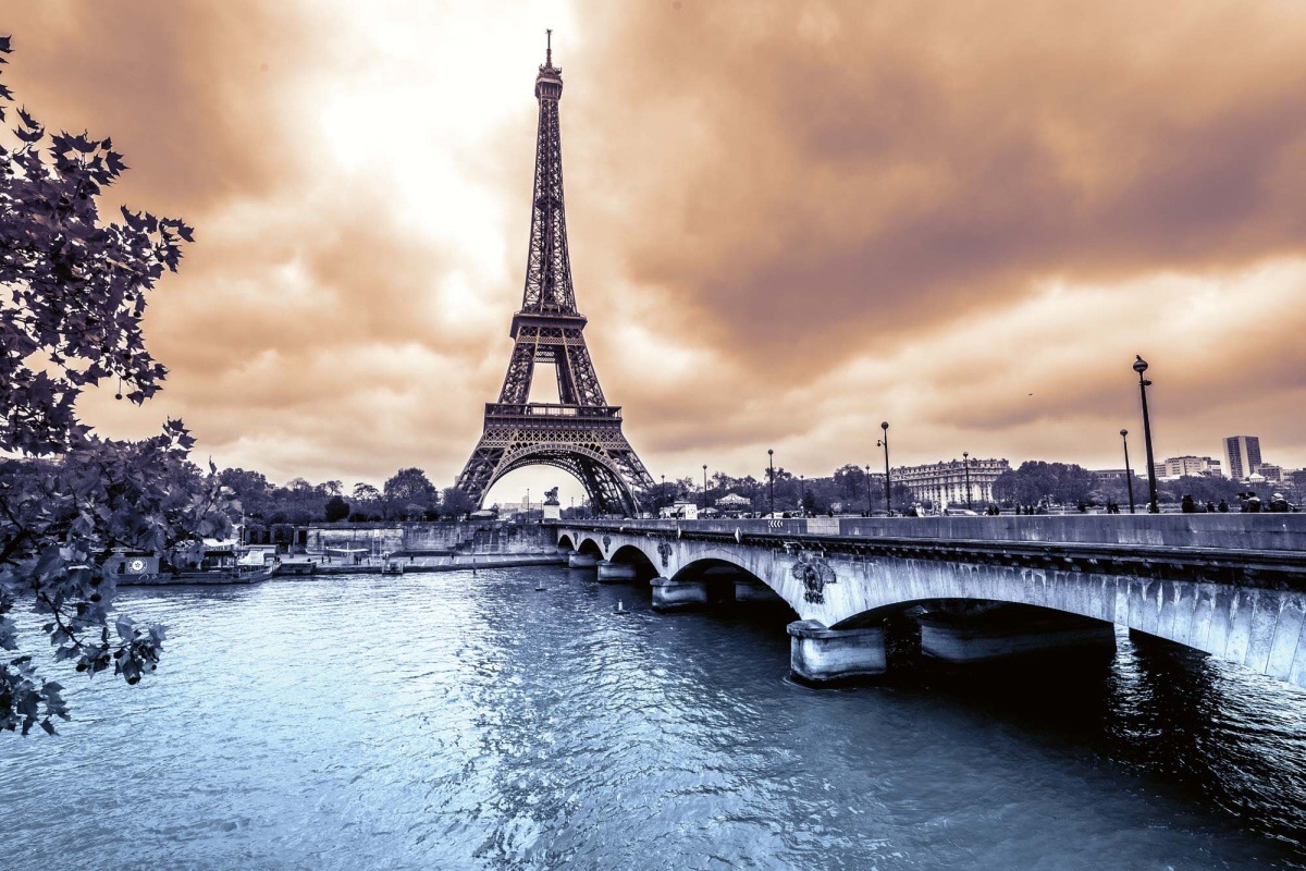 Fototapeta MS-5-1217 Eiffelova veža v daždi 375 x 250 cm
