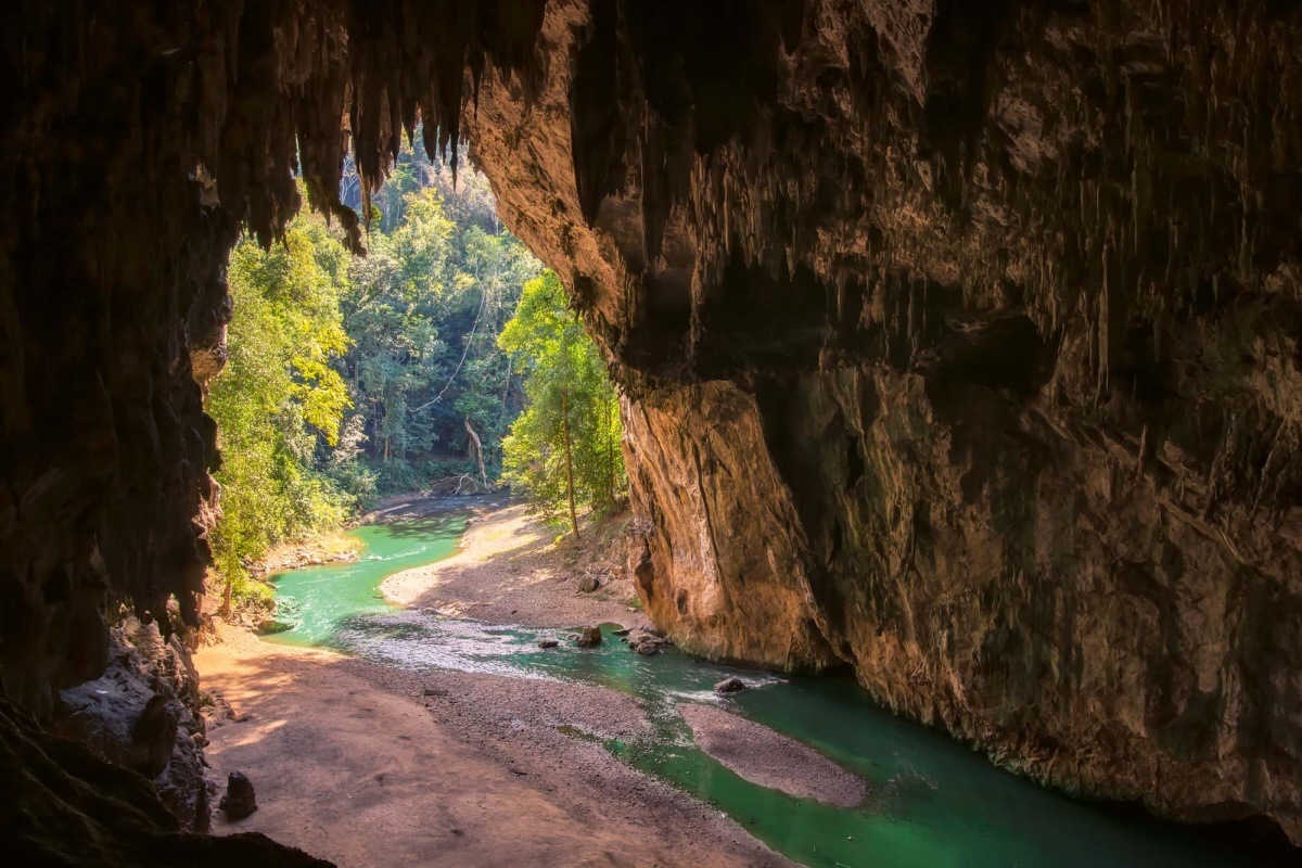 Fototapeta MS-5-1618 Úžasná thajská jaskyňa 375 x 250 cm