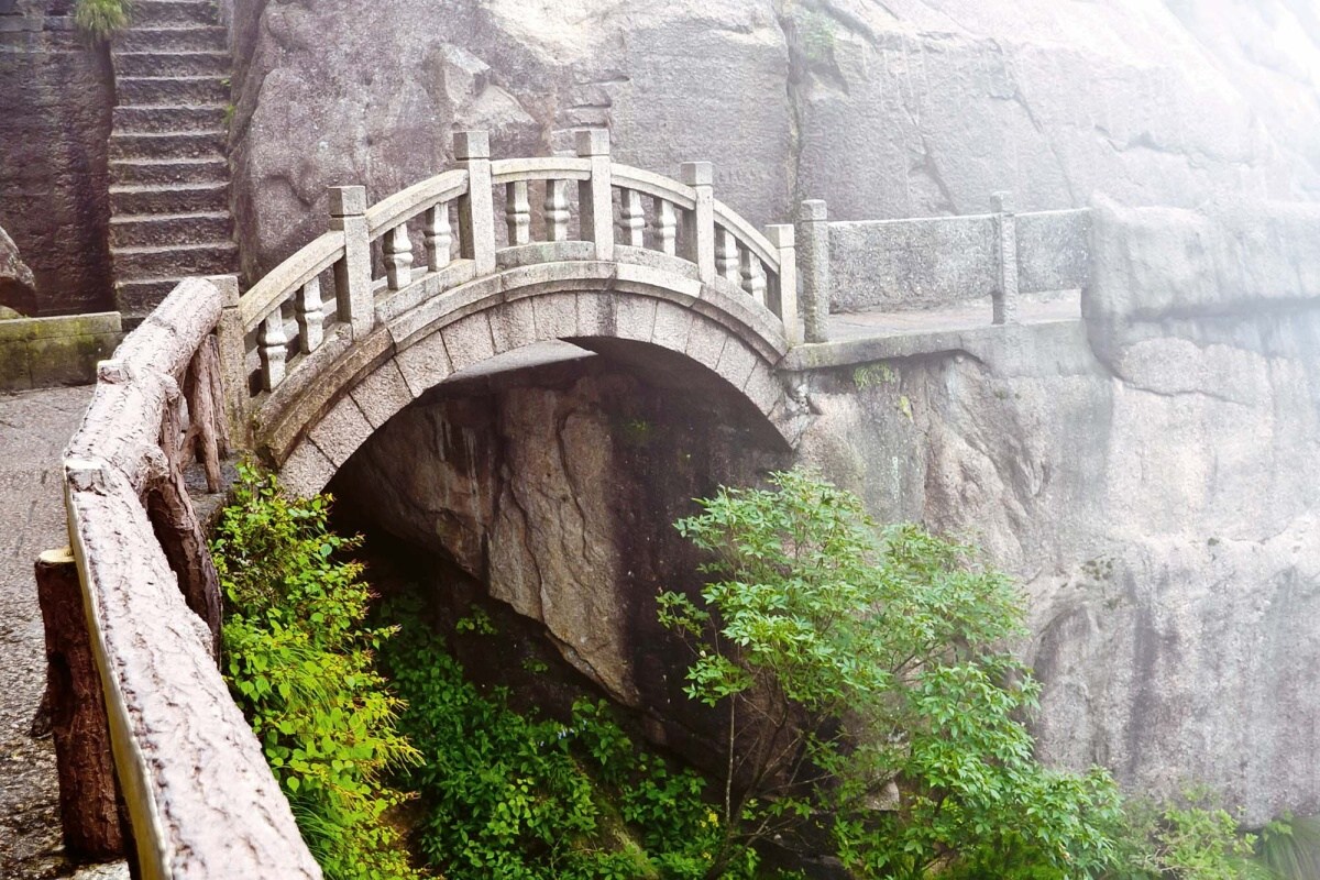 Fototapeta MS-5-1625 Hmlový kamenný most 375 x 250 cm