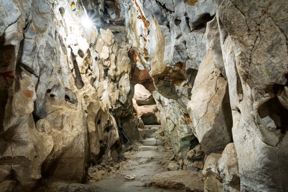 Fototapeta MS-5-1692 Tajomná jaskyňa 375 x 250 cm