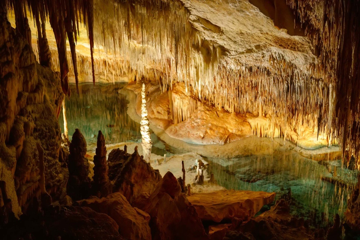Fototapeta MS-5-1747 Prírodná jaskyňa 375 x 250 cm