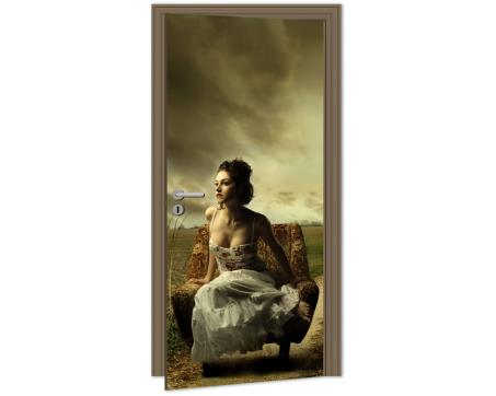 Fototapeta na dvere DL-034 Dievča v kresle 95 x 210 cm